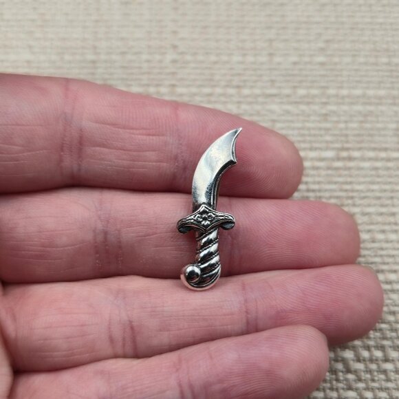 Jewelry - Sterling Silver Small Floral Scimitar Sword Pin Brooch A6208